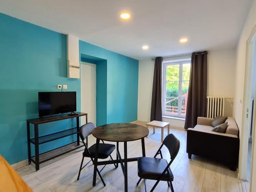 Lacroix-sur-Meuse Apartment | Escapade Nature au Parc de Lorraine - Gîte Lumineux pour 2-4 Pers, Activités & Détente - FR-1-585-91