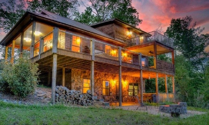 Mineral Bluff Cabin | Escape at Copper Ridge Cabin