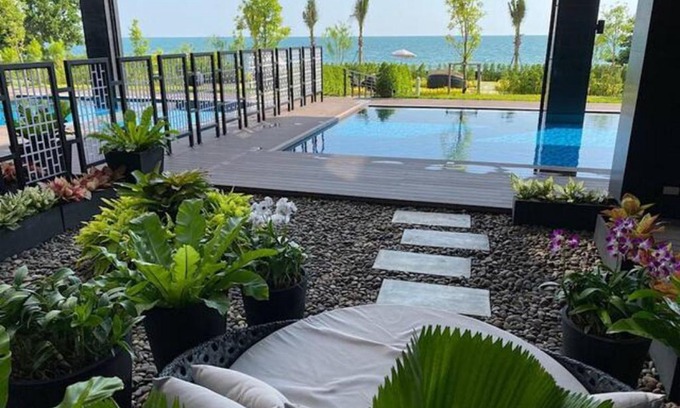 Kram Apartment | Escape BestFamily Condo 1st Beach line
