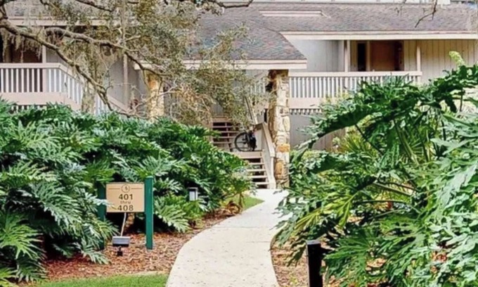 Grenelefe Condo | Escape City Life and Enjoy this Charming 2-Bedroom Condo Near Central Florida!