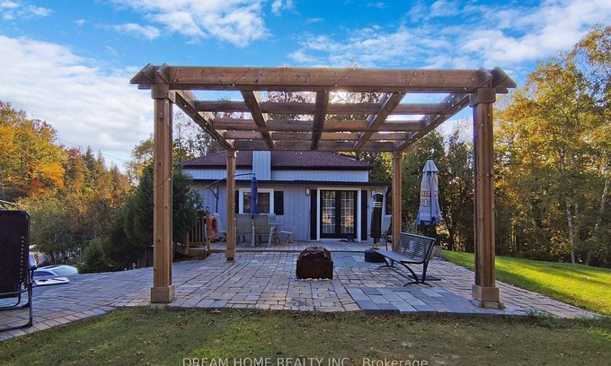 Caledon House | Escape the City with Cottage Style Home in Nature