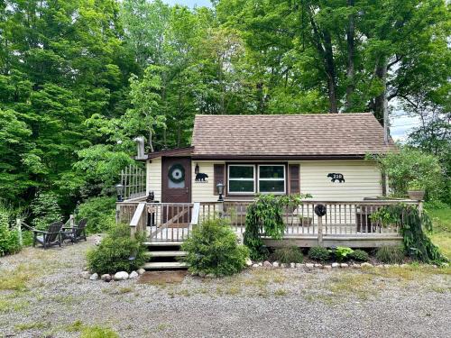 Wurtsboro House | Escape to a Streamside Cabin in the Lower Catskills