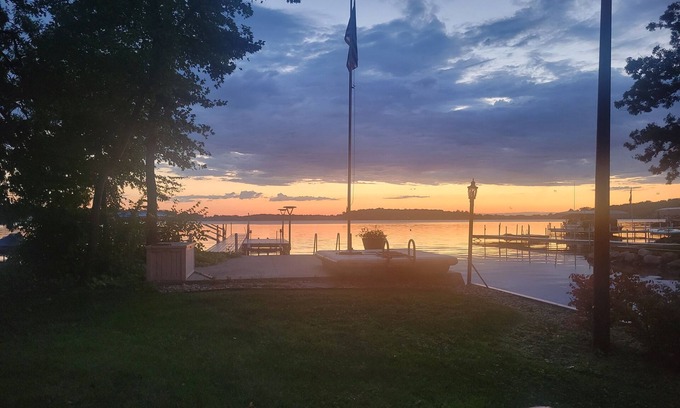 Cassopolis House | Escape to Diamond Lake: Your Private Lakehouse Retreat in Cassopolis, Michigan