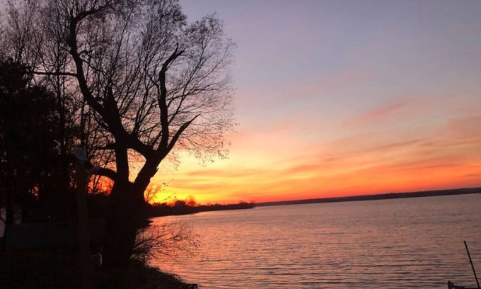 Greater Napanee House | Escape to Hay Bay Hideaway!
