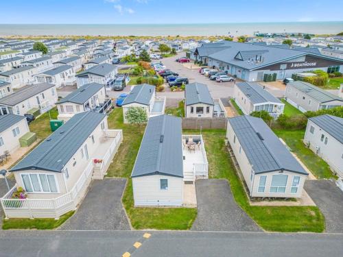 Pevensey Ski Chalet | Escape to Paradise at Pevensey Bay Holiday Park 13 Woodland Walk