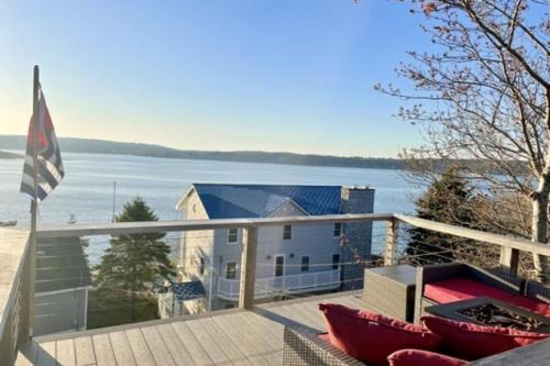 West Point House | Escape to Positive Outlook