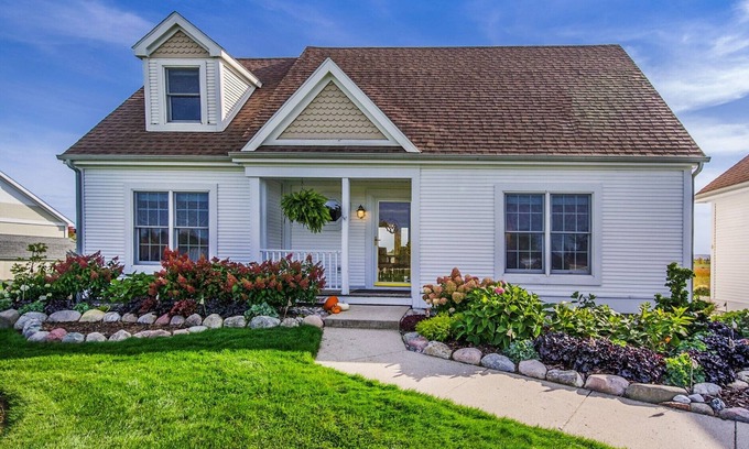 Alanson House | Escape To The Lake! Boat Launch Nearby and Close To All Northern Michigan Fun