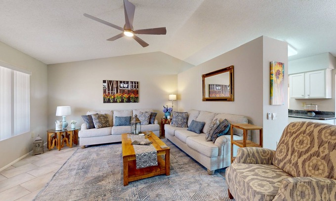 Sun City West House | Escape to this charming house in Sun City West, AZ w/pool & pickleball