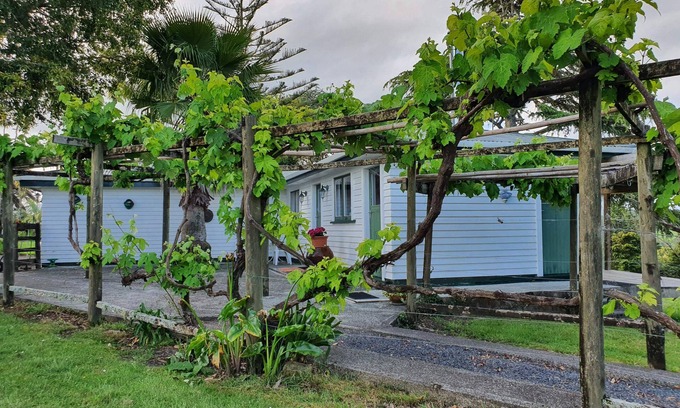 Titoki Cottage | Escape to Titoki, Northland Countryside – A Charming Farm Stay Awaits!