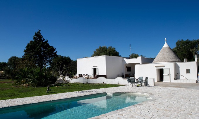 Ostuni Villa | Escape to Tranquility in Luxury Villa Trullo Quercia