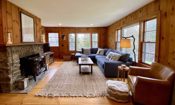 Peru Cabin | Escape to your cozy mountain retreat - Bromley, Stratton, Magic