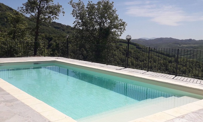 Carpegna House | Escape with Pool & WiFi