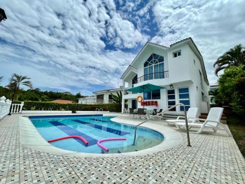 Melgar House | ESPECTACULAR Casa Quinta en Melgar