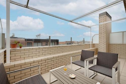 Espinho Apartment | Espinho Retreat with Balcony