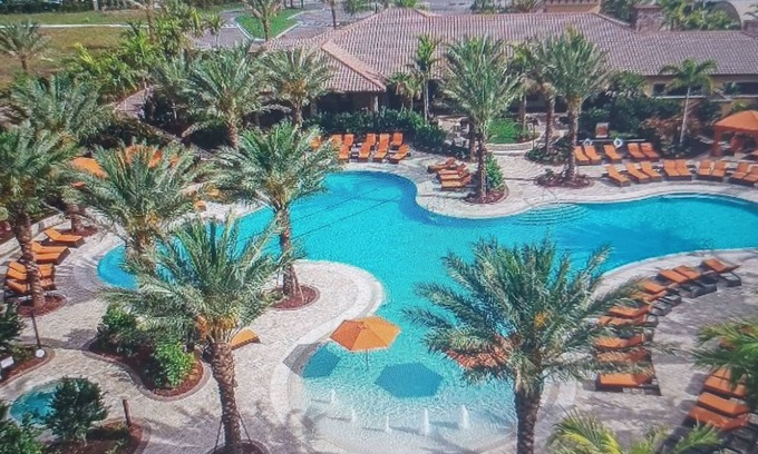 Braden River Condo | ESPLANADE RESORT: END UNIT 101/SORRENTO WAY/GROUND UNIT/2BED/2BATH+DEN/GOLF VIEW