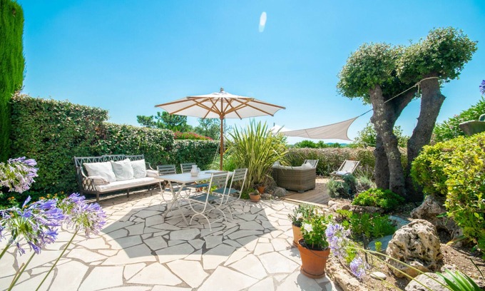 La Rouviere House | Esprit du Sud Vakantiewoning met Gezellige Tuin op Domaine du Golf