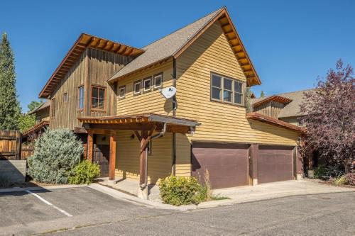 Big Sky House | Essentia Townhome 145A