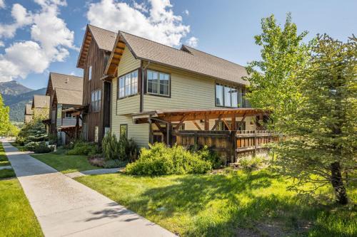 Big Sky House | Essentia Townhome 167A