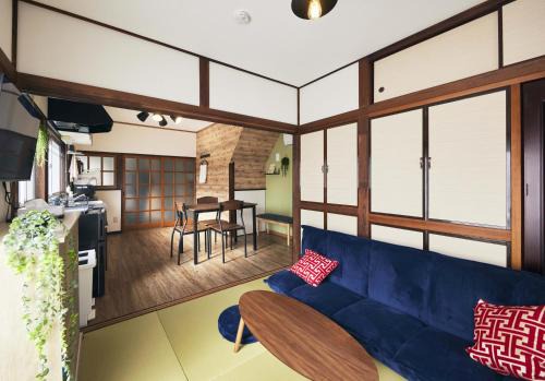 Kameari Apartment | Est house KAMEARI -Entire Tokyo House with Direct Bus Access to Airport and Disney in a Peaceful Local Neighborhood with 24 Hour Shops and Dining Options-