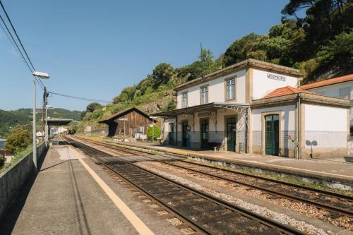 Ribadouro Apartment | Estação de Mosteirô, Next Stop - by RowdHouses