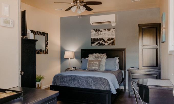 Dripping Springs House | Esta Noche Room - the La Aldea Building Asante Lodging and Events