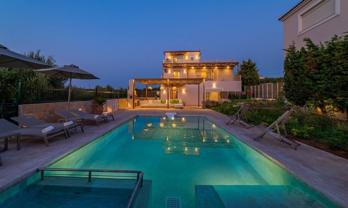 Asteri Villa | Estella Villa with Private Pool, BBQ & Magnificent Views, Family friendly