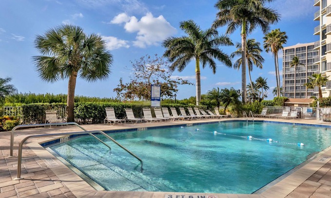 South Island Condo | Estero Beach and Tennis 703b