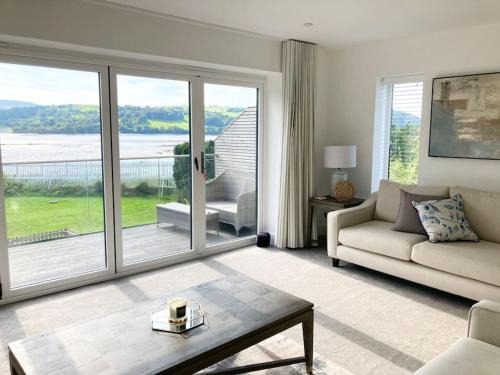 Llansanffraid Glan Conwy House | Estuary View - Newly Built 3-Bed House