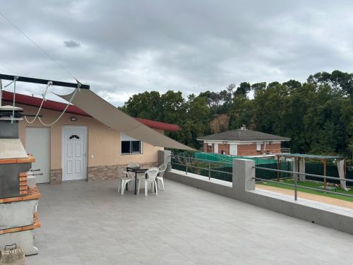 Santa Eulalia de Roncana House | Estudio independiente a 30 min de Barcelona
