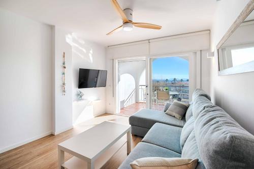Empuriabrava Apartment | Estudio moderno con terraza y vistas al Mar