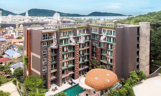 Patong Apartment | ET 708 Top floor apartment at Emerald Terrace