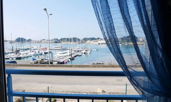 Etel Apartment | Étel - 2-Bedroom Apartment with Parking, Pets Allowed