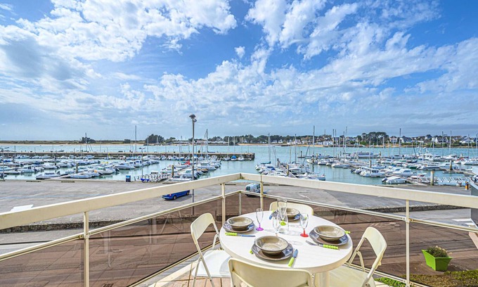 Etel Apartment | Étel - 3-room duplex with pool, parking and balcony 600m from the beach