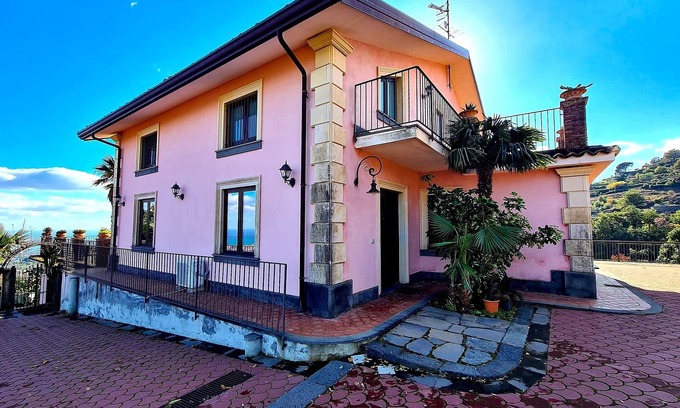 Giarre Villa | Etna panoramic villa with swimming pool