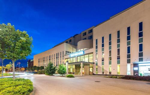 Gyor Hotel | ETO Park Hotel Business & Stadium