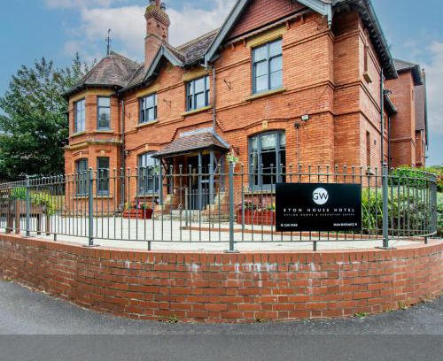 Yeovil Apartment | Eton House - Self Check-In, Ensuite Rooms & Self-Catering Studios