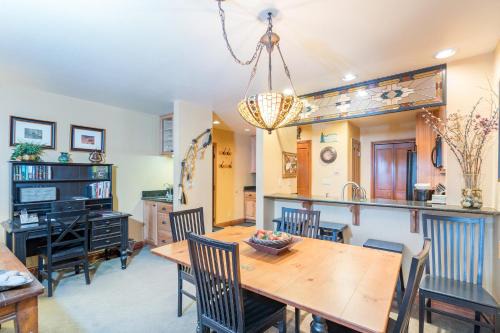 Telluride House | Etta Place Too 103 by AvantStay Close to Town The Slopes In Complex w Communal Pool Hot Tub