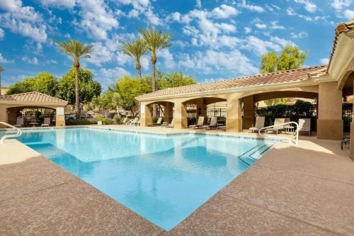 North Scottsdale Apartment | Eucalyptus by AvantStay Stunning Scottsdale Home w Communal Pool Hot Tub