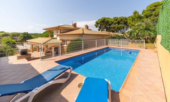 L'Escala Villa | Eugenia: Villa for rent with swimming pool at 450 m from the beaches