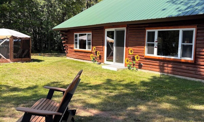 Mellen Cabin | Eureka Lake Log Cabin Retreat