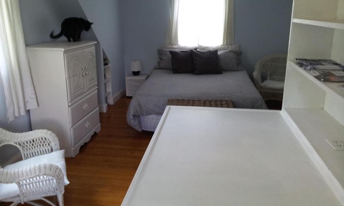 Kensington Bed & Breakfast | European Guesthouse