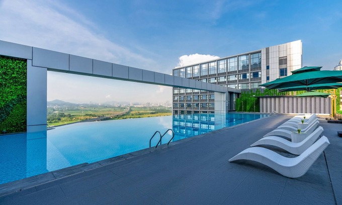 Dongguan Hotel | EVEN Hotels Shenzhen Guangming Cloud Park by IHG