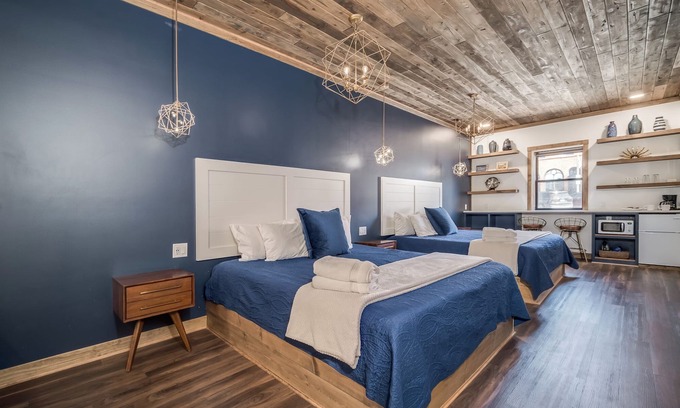 Prescott House | Event-Approved | Sleeps 14 | 6 Private Suites w/Bathrooms