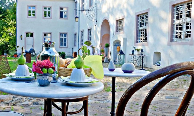 Neuenhagen House | Event- Kultur & B&B Kunst Schloss Neuenhagen Übernachten im Denkmal
