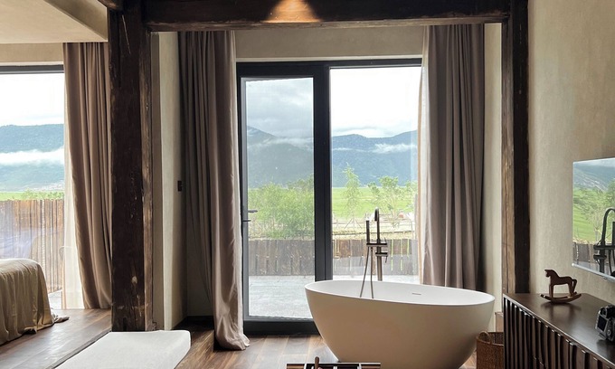 Shangri-La Hotel | EVEREST POINT