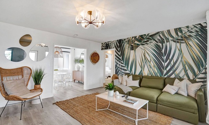 West Avenue Apartment | Everest Suite 2BD/2 BA Miami Beach Lincoln Villa Free Parking