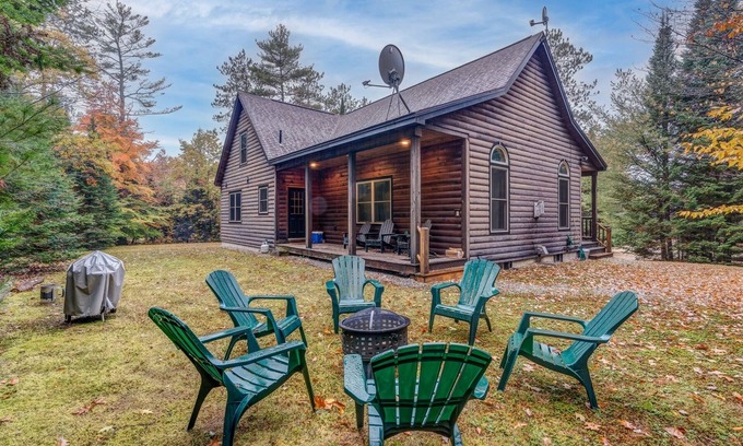 Bethel House | Evergreen Escape | 4 Bed, 3.5 Bath