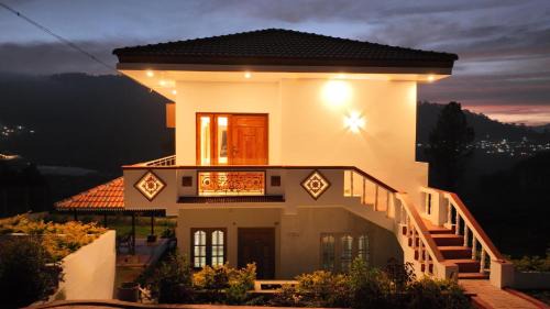 Kotagiri House | Evergreen Glass Inn
