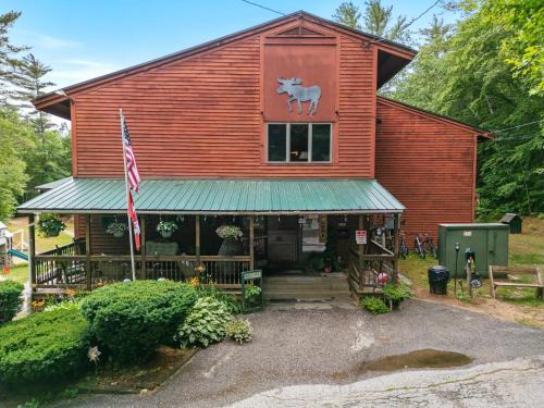 Stoneham Hotel | Evergreen Valley Inn