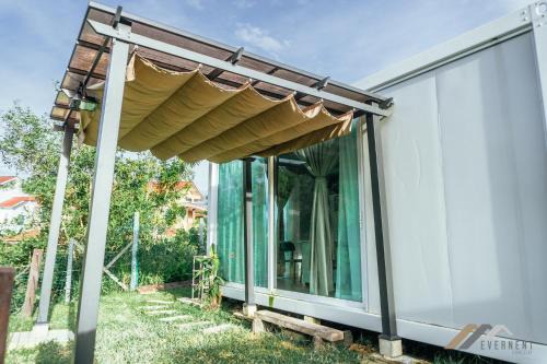 Miri Other | Evernent Lakeside Hideout